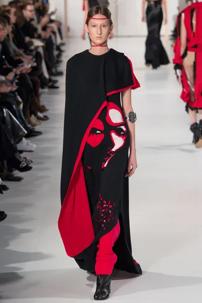 Look 15